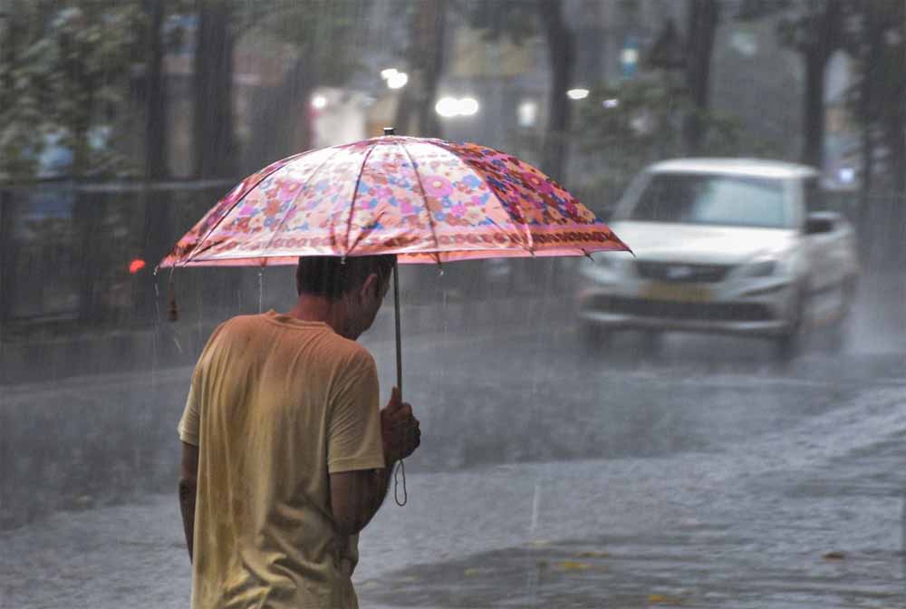 देश के इन राज्यों में भारी बारिश का रेड अलर्ट: 23–27 अक्टूबर तक संभलें!