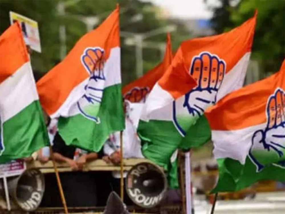 सरकारी मंच पर कुरान पाठ और कांग्रेस झंडा, भाजपा ने उठाए सवाल