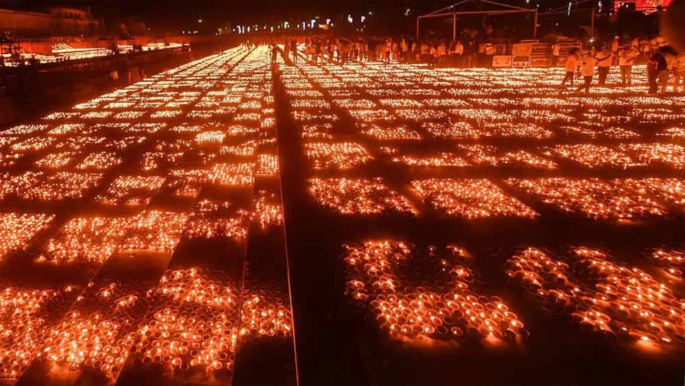 मुरादाबाद की रात रोशन: दीपावली पर 11 लाख दीप और 1500 ड्रोन का भव्य तमाशा