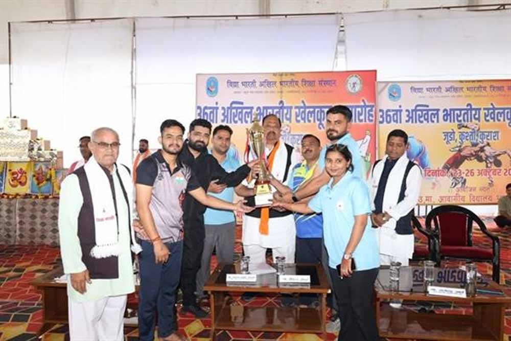 खिलाड़ी भारतीय खेलों को बढ़ावा दें : मंत्री काश्यप