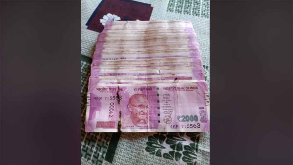 दीवाली की सफाई बनी किस्मत बदलने वाली! पुराने सेट-टॉप बॉक्स से निकली ₹2000 की गड्डियां