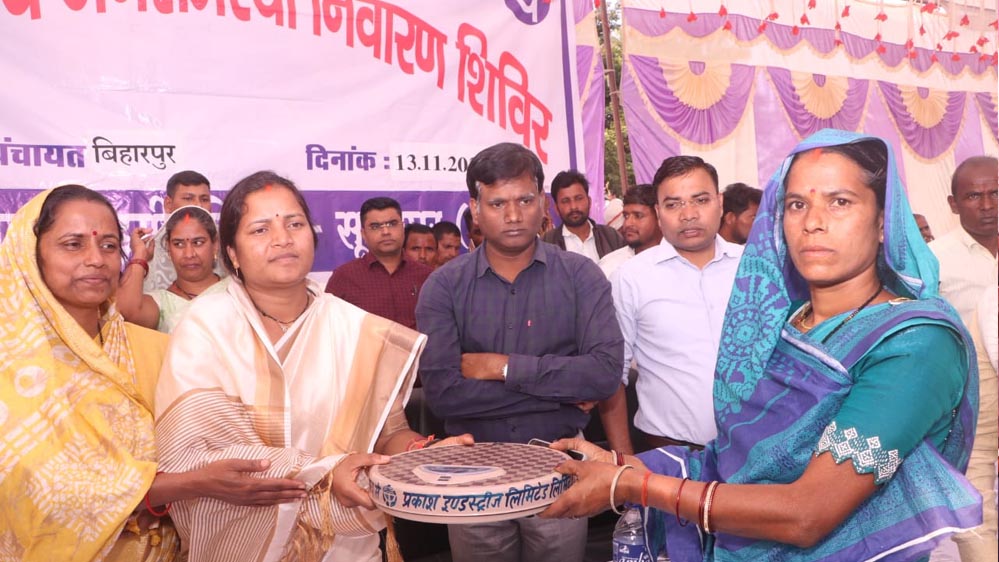 रायपुर : शासन लोगों के द्वार : हर समस्या का समाधान सरकार की प्राथमिकता: मंत्री श्रीमती लक्ष्मी राजवाड़े