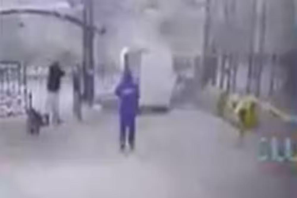 पेशावर में बड़ा आतंकी हमला: FC मुख्यालय पर दो सुसाइड ब्लास्ट, हमलावरों ने की फायरिंग