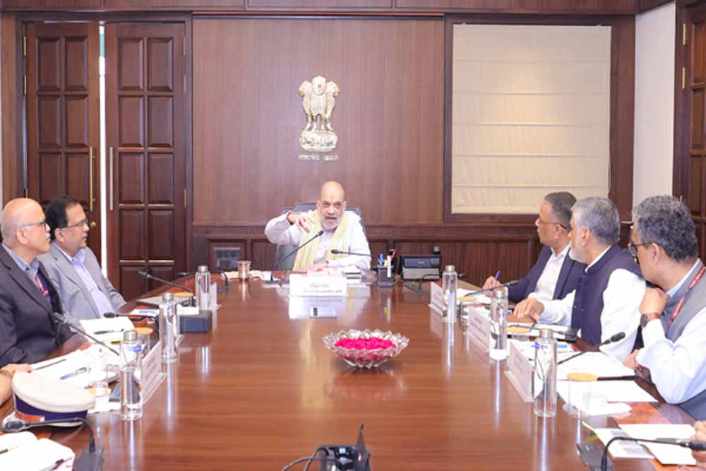 दिल्ली कार ब्लास्ट पर सख्त केंद्र, अमित शाह ने की हाई-लेवल मीटिंग, दिए त्वरित कार्रवाई के आदेश