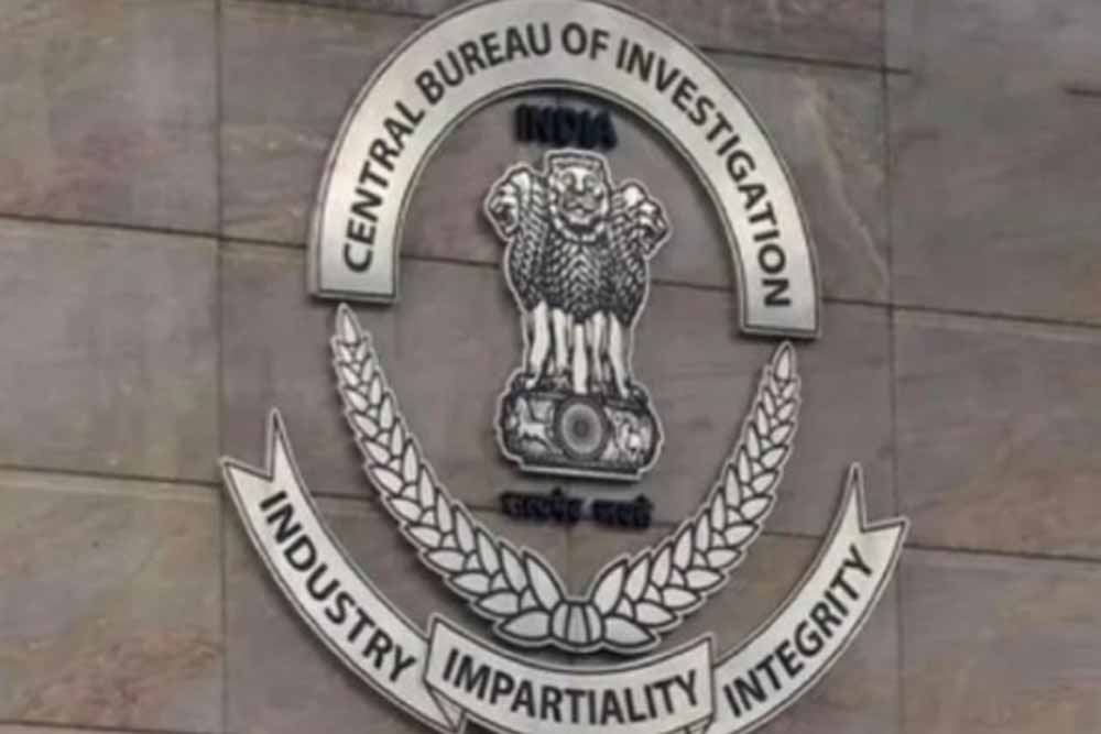 MCD में करप्शन पर CBI का बड़ा प्रहार! जूनियर इंजीनियर 10 लाख की रिश्वत लेते रंगे हाथों गिरफ्तार