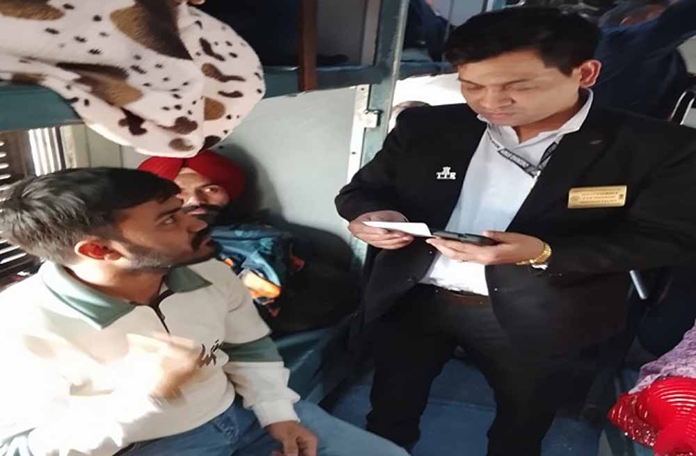 रेल यात्रियों के लिए बड़ा अलर्ट! 7 दिसंबर तक बदले कई रूट, सफर से पहले जरूर जानें