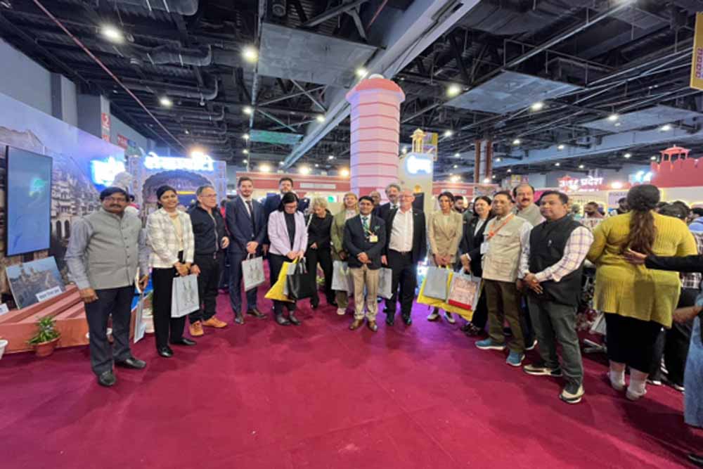 राजस्थान मंडप की रौनक: प्रसिद्ध पर्यटन स्थलों के मॉडल और कला-कृतियाँ बना रहीं आकर्षण का केंद्र