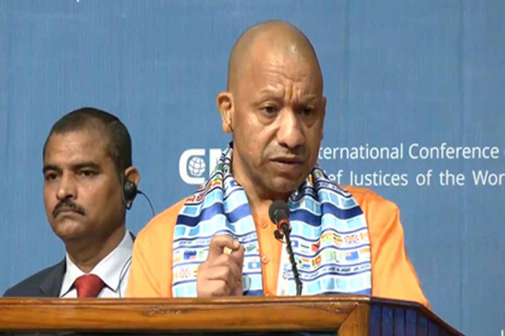 CM योगी का वैश्विक आह्वान: साइबर क्राइम और आतंकवाद के खिलाफ दुनिया को एकजुट होना होगा