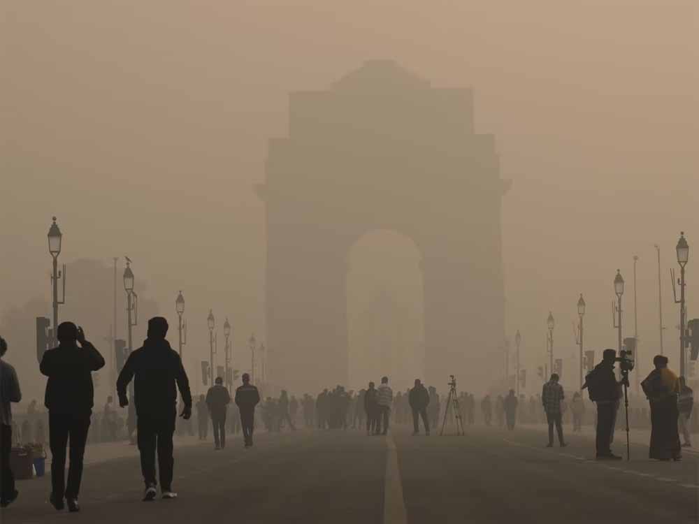 दिल्ली में सर्दी–कोहरे के साथ बढ़ा प्रदूषण का कहर, IMD ने जारी किया येलो अलर्ट