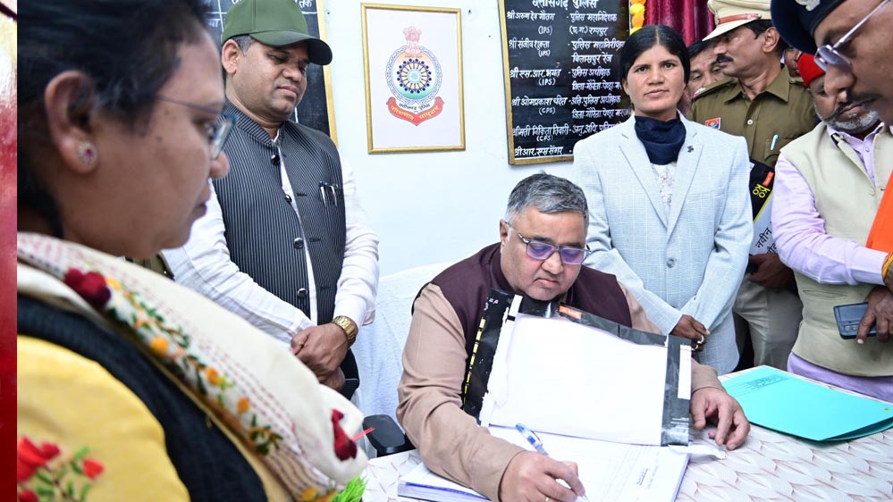 रायपुर : पर्यटन एवं संस्कृति मंत्री  राजेश अग्रवाल ने जीपीएम जिले में पुलिस चौंकी कोडगार और सिवनी का किया विधिवत शुभारंभ