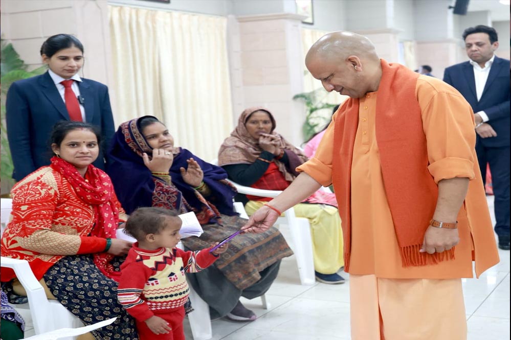 आमजन की समस्याओं के समाधान पर निगरानी रखें जनपदों में तैनात पुलिस के वरिष्ठ अधिकारीः मुख्यमंत्री योगी आदित्यनाथ