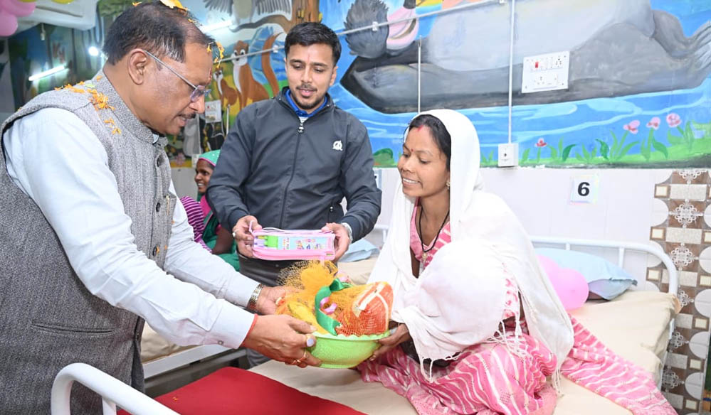 रायपुर : मुख्यमंत्री विष्णुदेव साय ने फरसाबहार, कुनकुरी और मनोरा में पोषण पुनर्वास केन्द्र का किया शुभारंभ