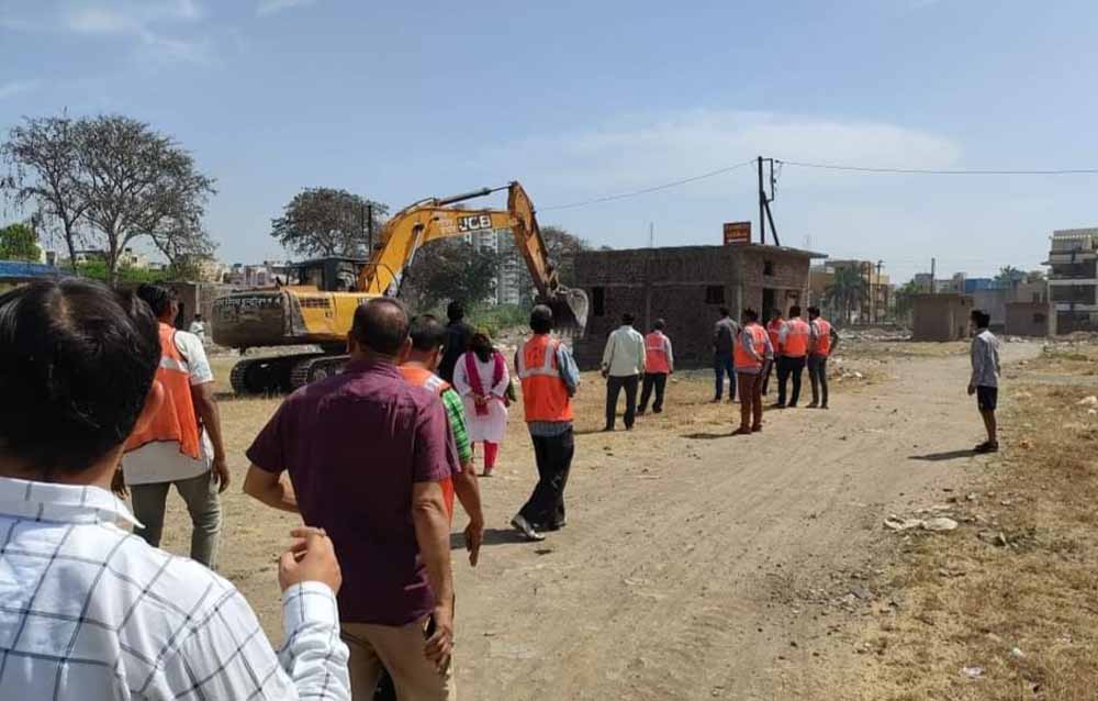 योगी सरकार की सख्ती का असर, दनकौर में 500 करोड़ की सरकारी भूमि अतिक्रमण से मुक्त