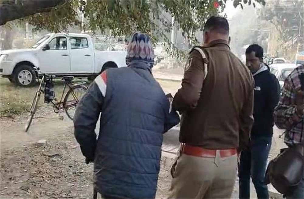 ई-रिक्शा से बरामद गाय का मीट, इलाके में तनाव—पुलिस अलर्ट मोड पर