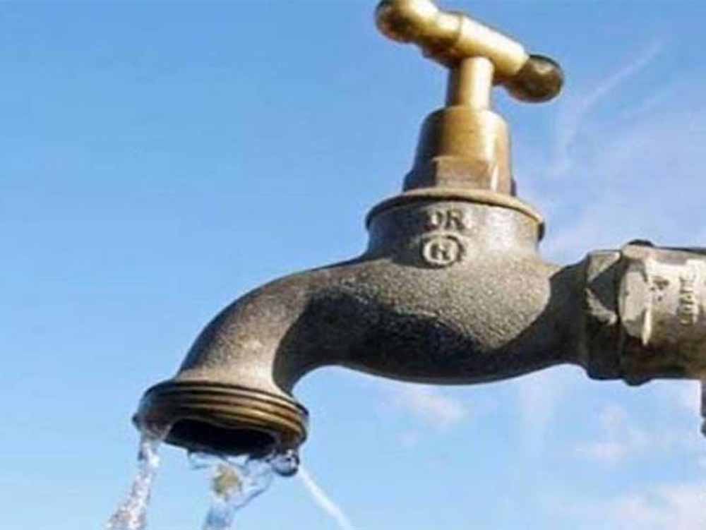 जल आवर्धन योजना में अनियमितता बरतने पर 2 अधिकारियों के खिलाफ कार्रवाई