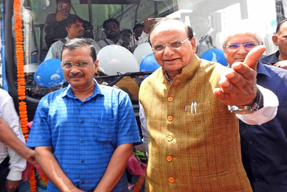 वायु प्रदूषण पर LG का केजरीवाल पर हमला, चिट्ठी में कहा– आपकी नीतियों से दिल्ली आपदा की गिरफ्त में