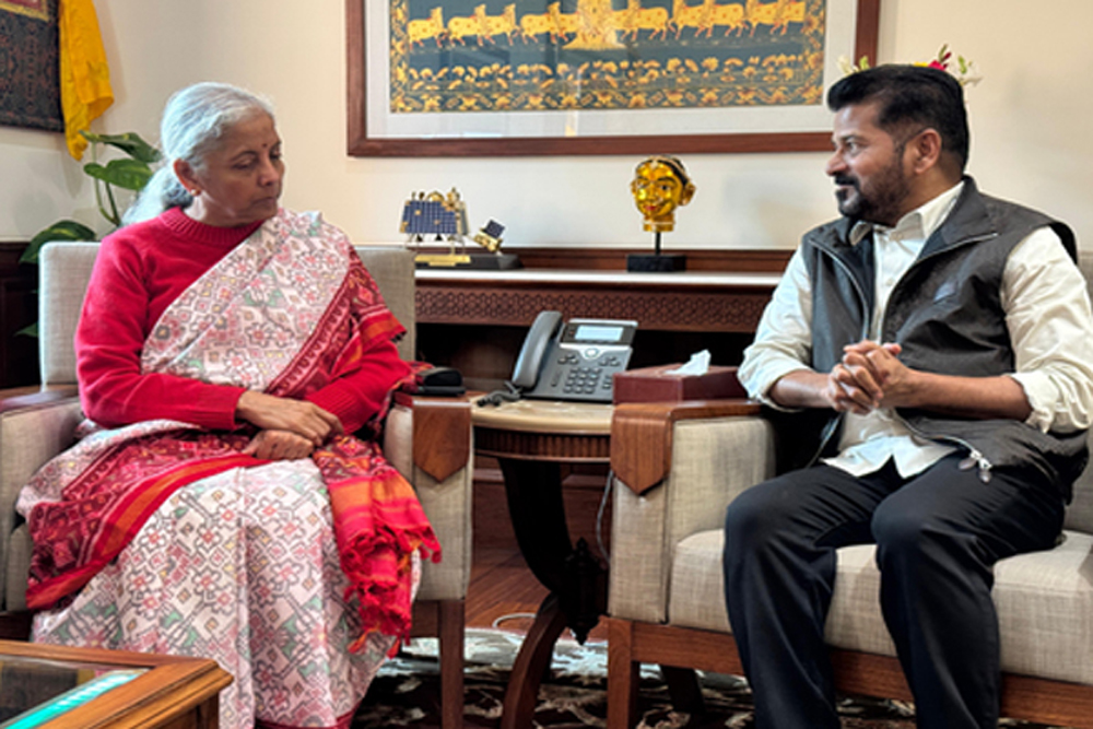 आवासीय विद्यालय योजना को लेकर तेलंगाना के मुख्यमंत्री की वित्त मंत्री सीतारमण से अहम मुलाकात