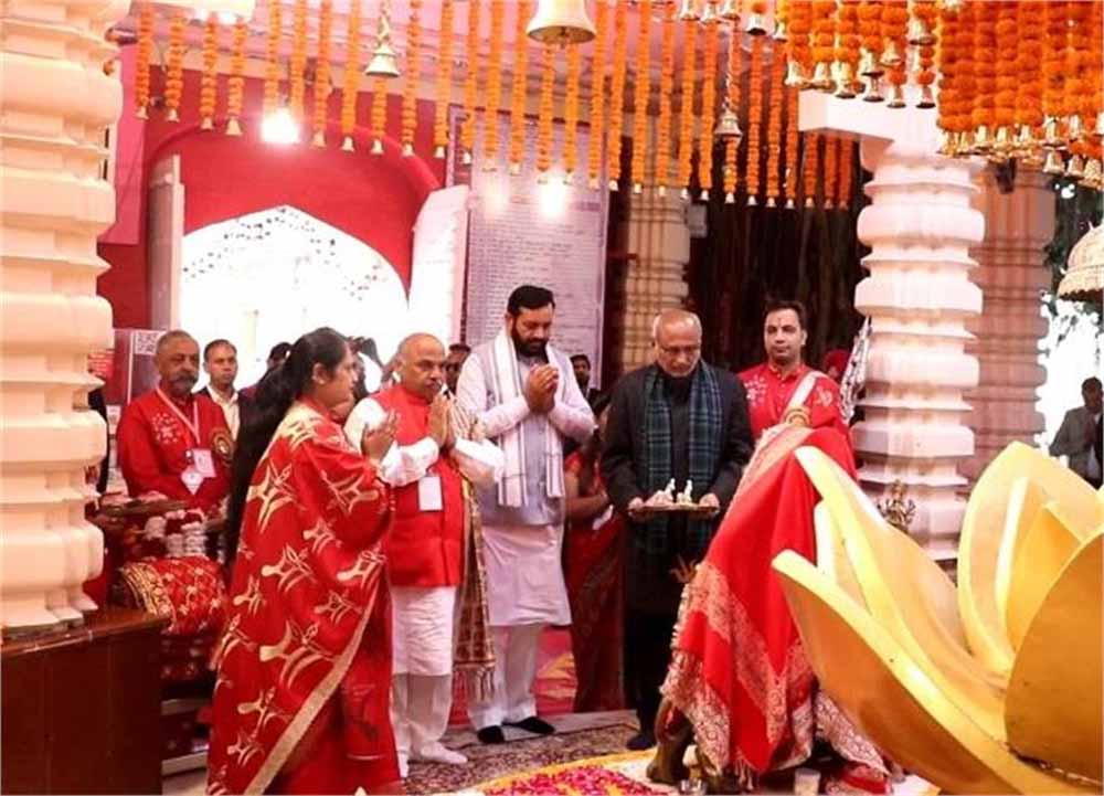 उपराष्ट्रपति सीपी राधाकृष्णन ने माँ भद्रकाली शक्तिपीठ में की विशेष पूजा, किया चांदी के घोड़े का अर्पण