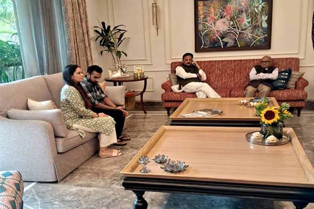 उप मुख्यमंत्री शुक्ल ने पूर्व मंत्री मलैया का कुशल क्षेम जाना