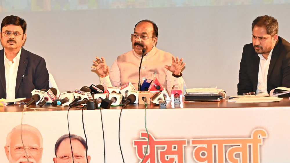 रायपुर : प्रत्येक ग्रामीण परिवार को सुरक्षित, शुद्ध एवं सतत पेयजल उपलब्ध कराना सरकार का लक्ष्य : उपमुख्यमंत्री साव