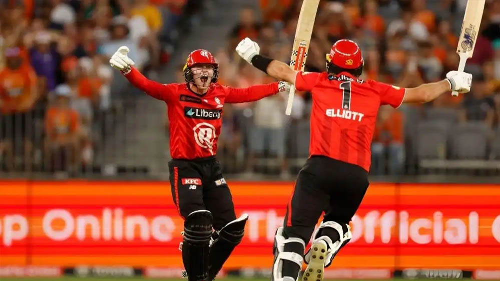 आखिरी गेंद पर छक्का मारा, 19 साल के लड़के ने पलट दिया T20 मैच, BBL में मेलबर्न रेनेगेड्स की जीत