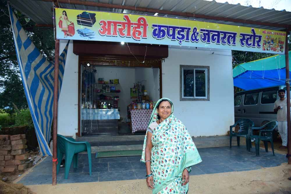 समूह सहयोग से लखपति दीदी राशोबाई बनी आत्मनिर्भर