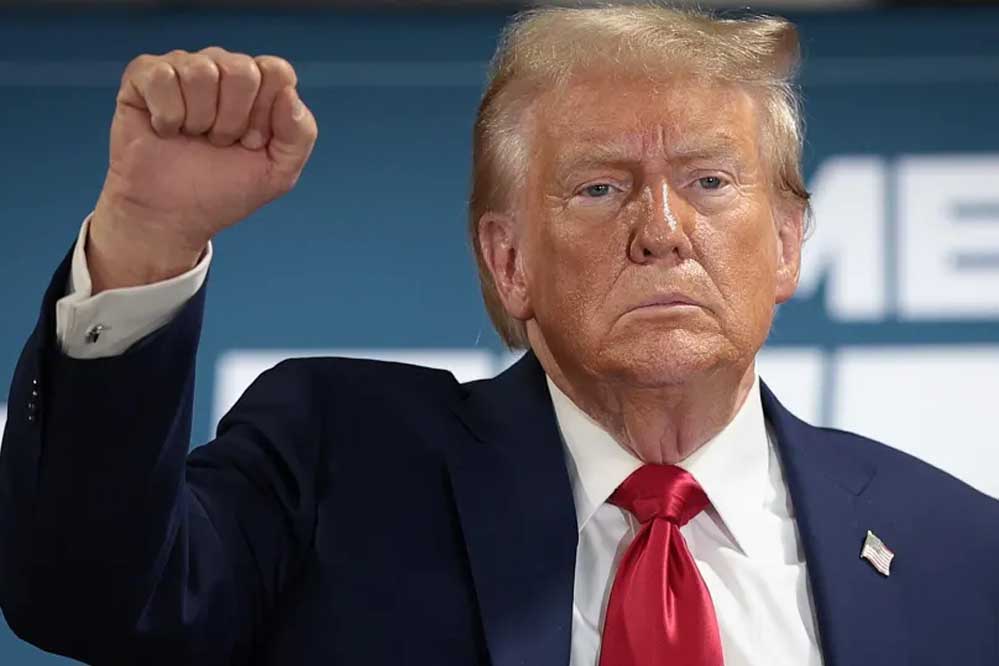 टैरिफ से US को हुई अरबों की कमाई, क्या ट्रंप हर अमेरिकी को $2000 का वादा पूरा करेंगे?