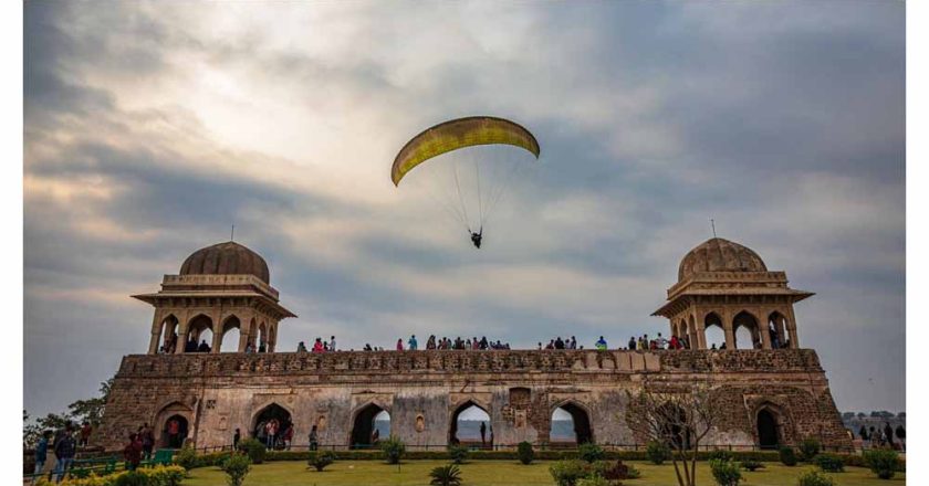 पर्यटन को मिले पंख: मध्यप्रदेश टूरिज्म बोर्ड और फ्लाइंग क्लब का संयुक्त आयोजन