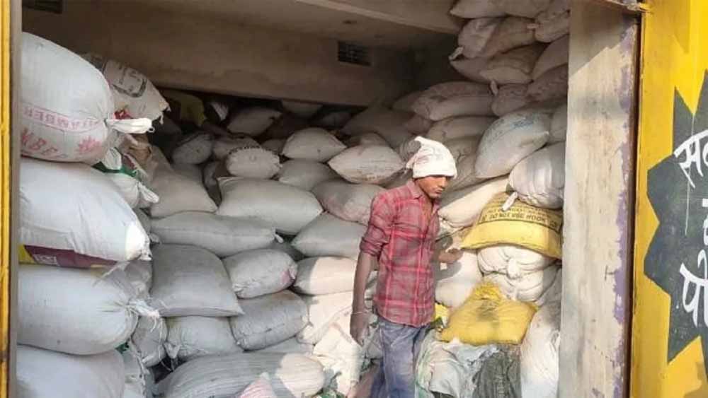 कोडरमा में धान की बंपर खरीदी से पैक्स गोदाम फुल, झारखण्ड में बना नंबर वन