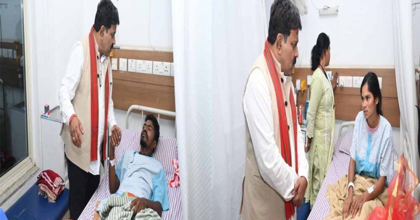 उपमुख्यमंत्री श्री विजय शर्मा ने आईईडी ब्लास्ट में घायल जवानों से अस्पताल में की मुलाकात