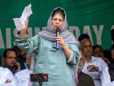 विदेशों में मस्जिदों में तस्वीरें, शेखों के लिए कालीन… मगर यहां दरगाहें सुरक्षित नहीं — मकबरे में तोड़फोड़ पर महबूबा का फूटा गुस्सा