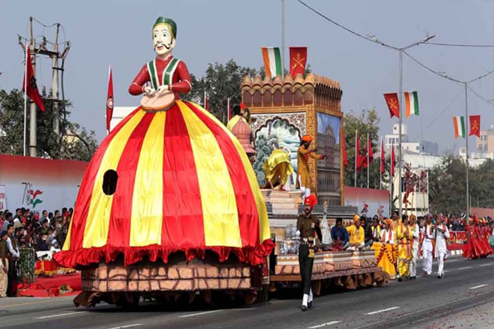 सेना दिवस परेड में राजस्थान की सांस्कृतिक शान, विशाल कठपुतली बनी आकर्षण का केंद्र