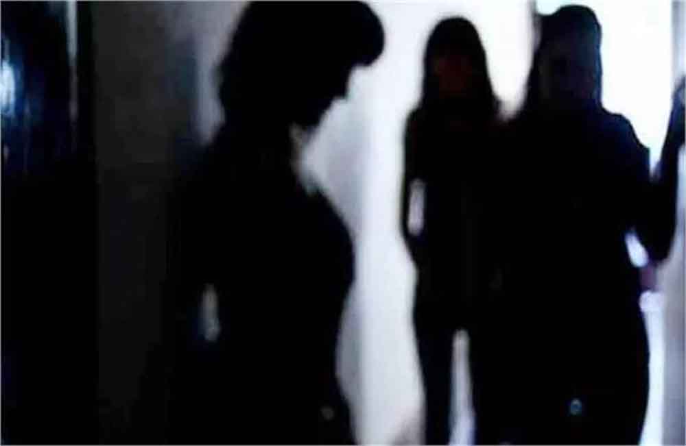 रेड लाइट एरिया में हाईटेक अवैध कारोबार का भंडाफोड़, नाबालिग लड़कियों से कराया जा रहा था गैरकानूनी काम