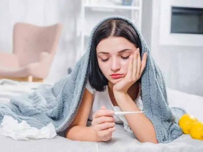 मौसम बदलते ही क्यों बढ़ जाता है वायरल बुखार का खतरा?