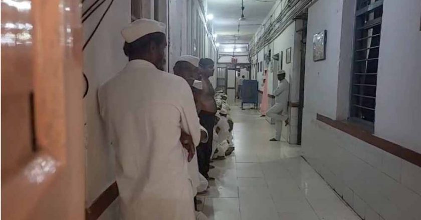 सेंट्रल जेल में सनसनी: कैदी ने हंसिया से गला रेतकर की आत्महत्या की कोशिश, हालत गंभीर