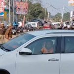 पीएम मोदी के कार्यक्रम से पहले मेरठ पहुंचे सीएम योगी, तैयारियों की करेंगे समीक्षा