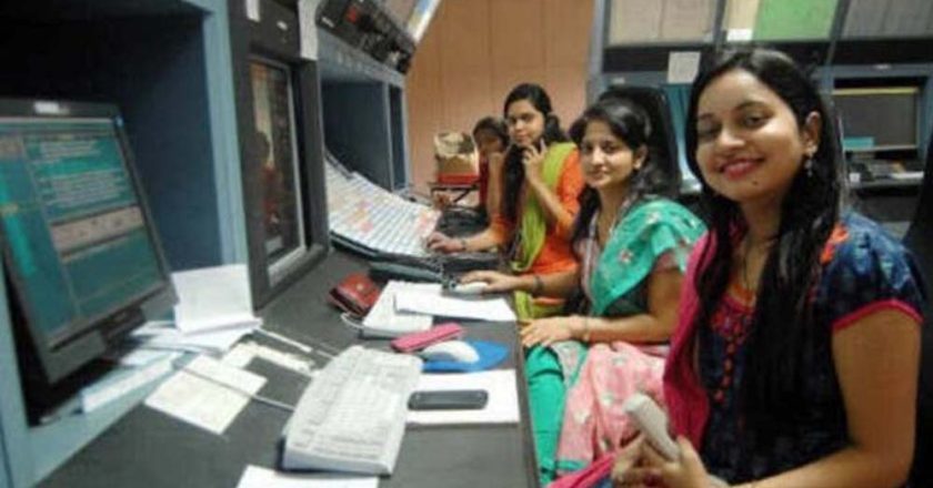 गुजरात में 10 घंटे का वर्किंग डे मंजूर, महिलाओं को नाइट शिफ्ट की अनुमति; संशोधन बिल पास