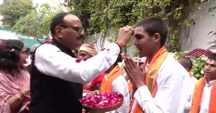 शंकराचार्य विवाद के बीच डिप्टी CM ब्रजेश पाठक का बड़ा कदम, 101 बटुकों का सम्मान कर दिया संदेश