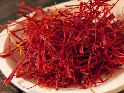 कश्मीर में केसर उत्पादन में गिरावट, किसानों ने सोलर पंप लगाने की उठाई मांग