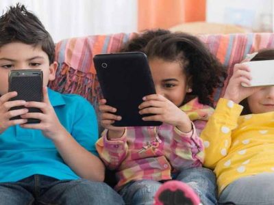 ऑस्ट्रेलिया के बाद यूरोप में सख्ती, स्पेन और ग्रीस में बच्चों के लिए सोशल मीडिया बैन की तैयारी