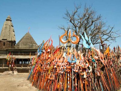 त्रिशूल लेकर चौरागढ़ महादेव के लिए निकले श्रद्धालु, सतपुड़ा की वादियों में गूंजे हर-हर महादेव के जयकारे