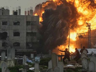 गाजा में 3-मंजिला इमारत पर इजरायल का एयरस्ट्राइक, कैमरे में कैद हुई खौफनाक तस्वीर