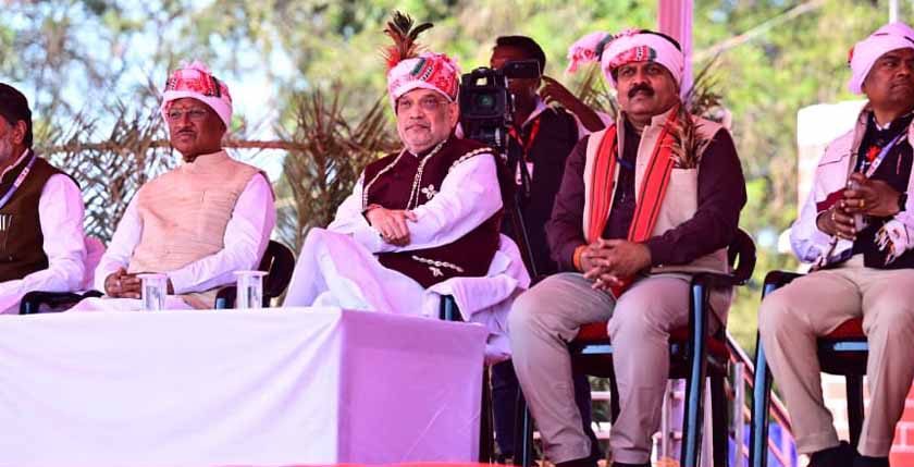 स्कूली बच्चों की प्रस्तुति से प्रभावित हुए केंद्रीय गृह मंत्री  शाह , ताली बजाकर बढ़ाया उत्साह