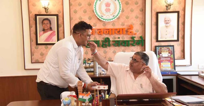 पर्यटन एवं संस्कृति मंत्री राजेश अग्रवाल के निज सहायक  कौस्तुभ पांडेय को डॉ. सी.वी. रमन विश्वविद्यालय से पीएचडी की उपाधि