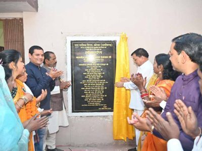 मुड़ापार हेलीपेड में नवनिर्मित सामुदायिक भवन का कैबिनेट मंत्री और महापौर ने फीता काटकर किया लोकार्पण