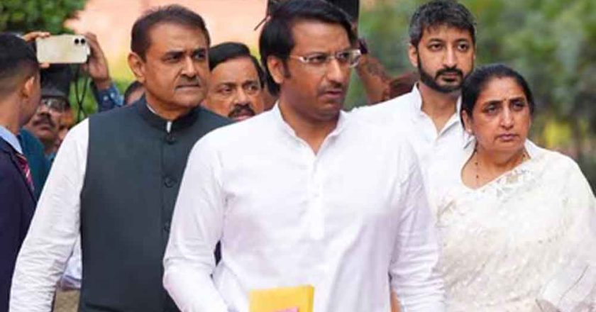 1800 करोड़ जमीन सौदे में बड़ा मोड़, अजित पवार के बेटे को क्लीन चिट, दो अधिकारियों पर कार्रवाई तय