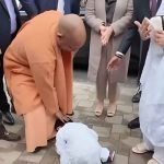 जापान में भारतीय संस्कृति की झलक, बच्चे ने पैर छूकर लिया CM योगी का आशीर्वाद