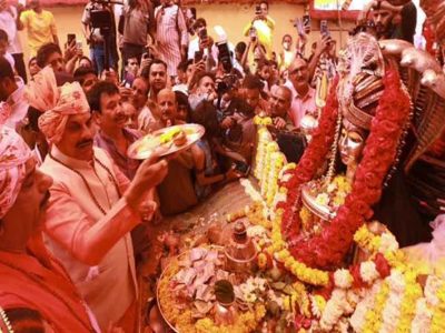 मुख्यमंत्री डॉ. यादव ने भोपाल के प्राचीन बड़वाले महादेव मंदिर पहुंचकर की पूजा-अर्चना