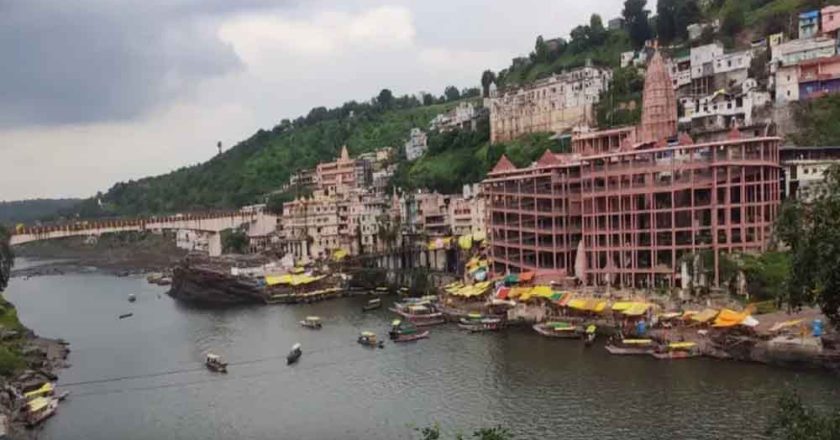 एमपी के प्रसिद्ध ज्योतिर्लिंग में अब मुफ्त वीआईपी दर्शन, कलेक्टर ने दिए निर्देश