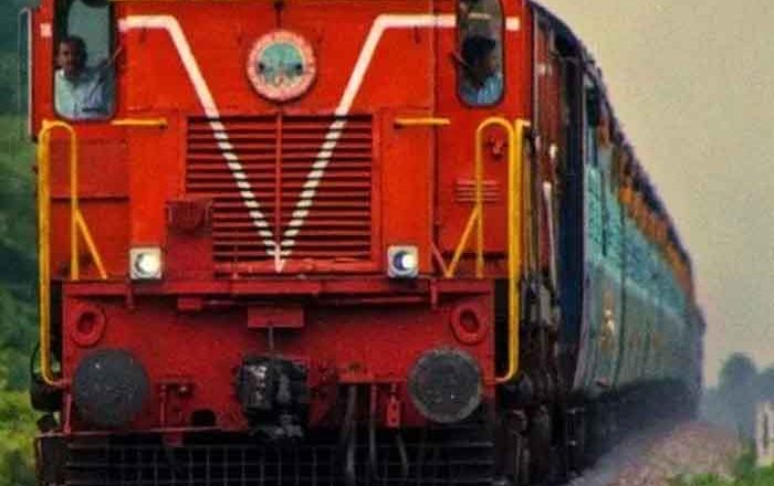 भारतीय रेलवे का बड़ा अपडेट: अब ट्रेन छूटने से 15 मिनट पहले तक बदल सकेंगे बोर्डिंग स्टेशन, जानें पूरा नियम